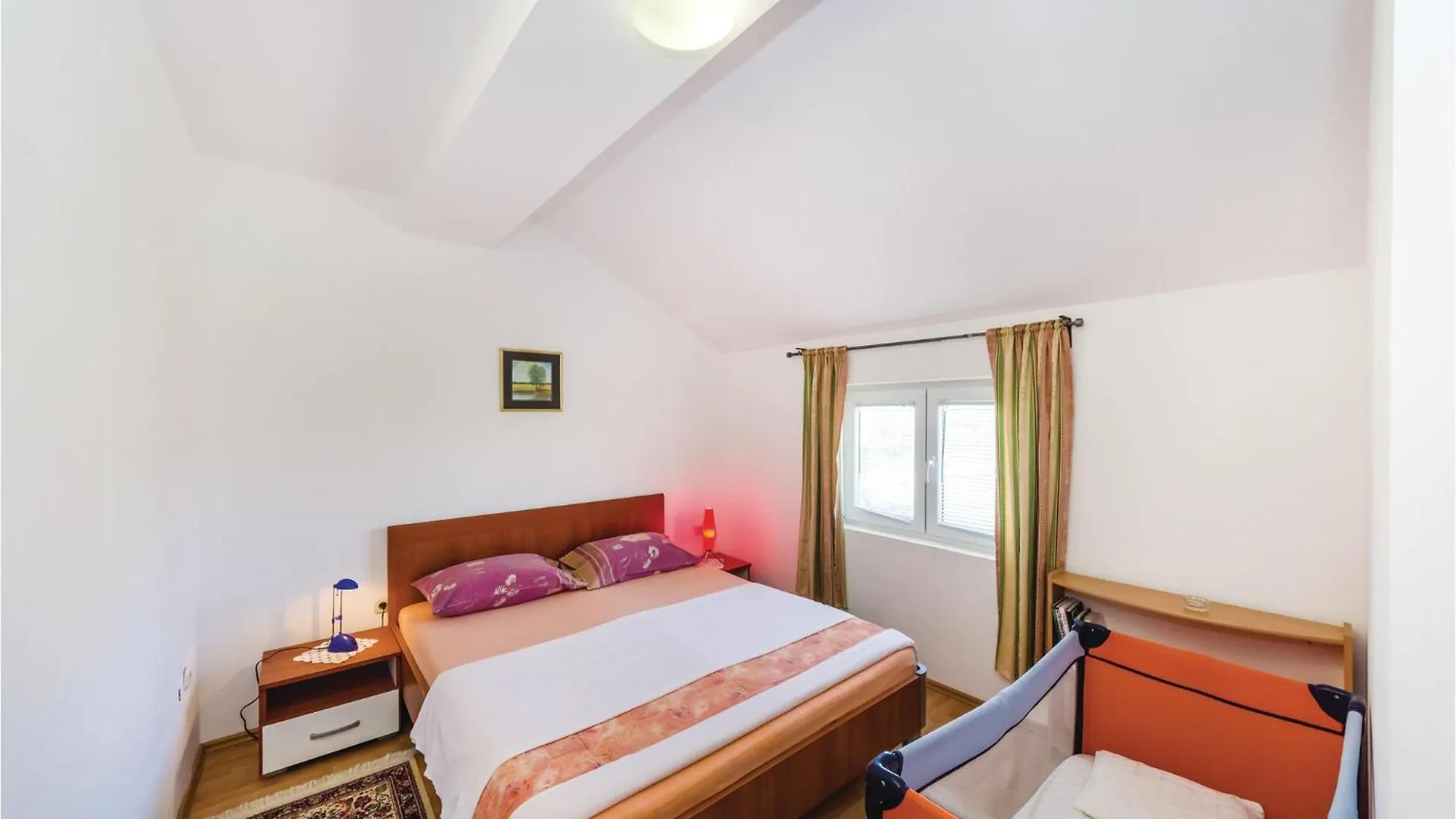 בית נופש Polaca 4 Bedroom Lovely Home In Kakma