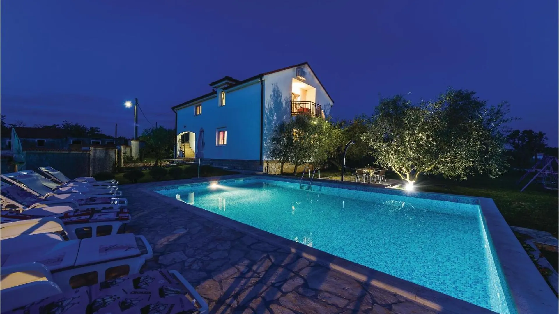 בית נופש Polaca 4 Bedroom Lovely Home In Kakma